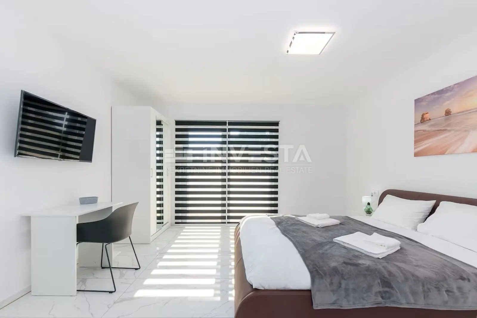 moderna vila s bazenom - slika 18