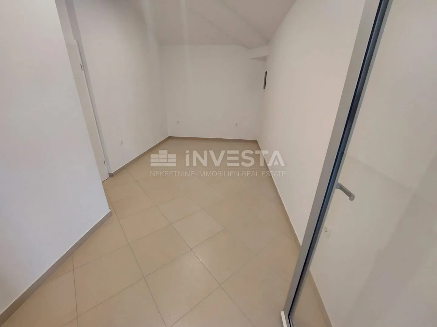 pula, veli vrh, dvije etaže zgrade (u naravi 5 stanova) - slika 15