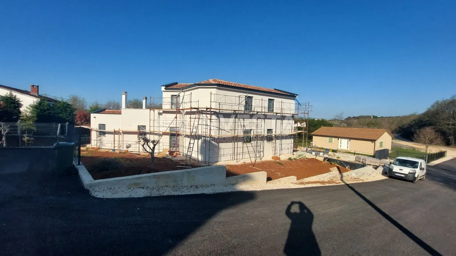 moderna vila sa bazenom u blizini poreča - slika 4