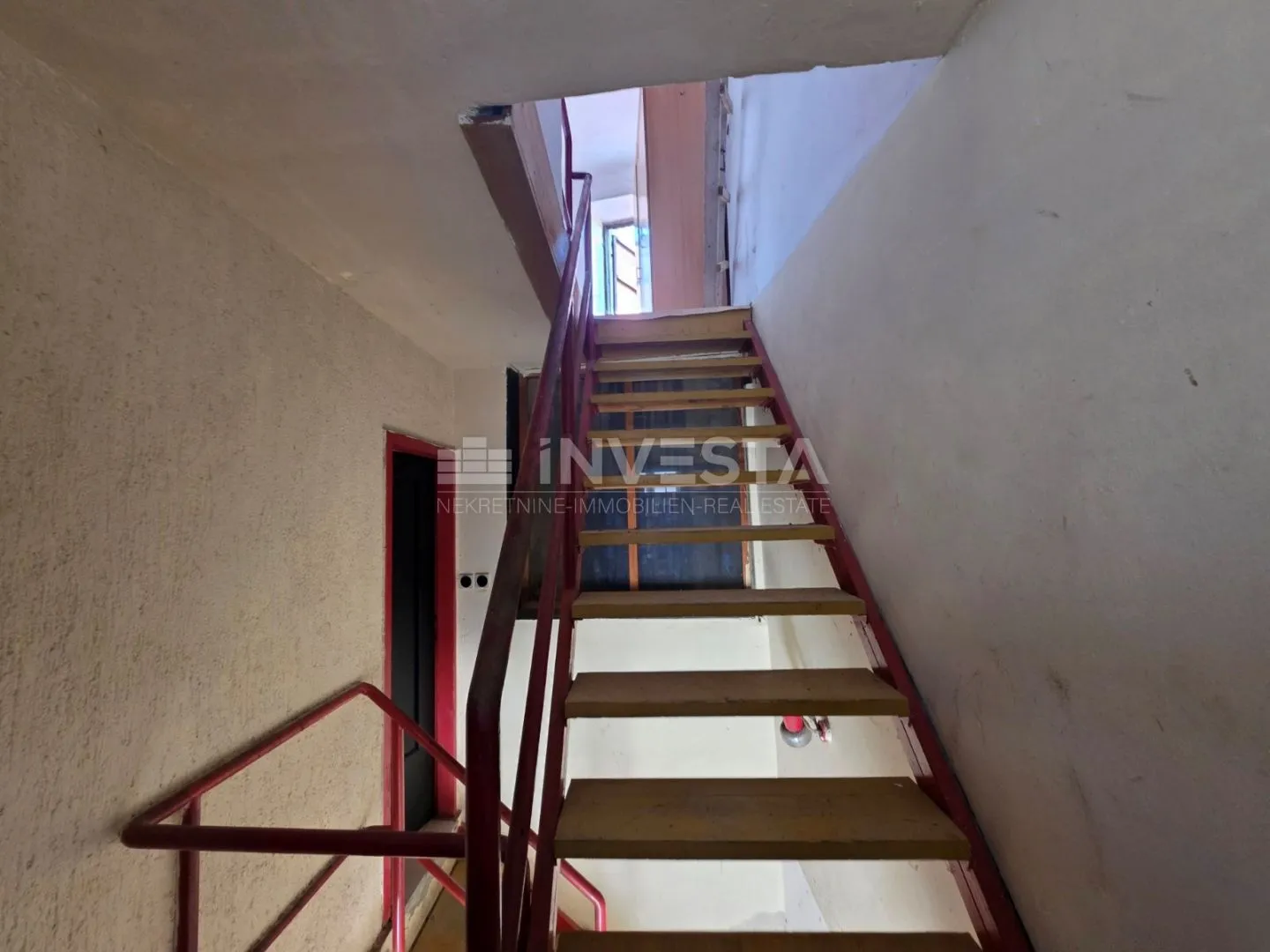 vodnjan centar – troetažni stan s terasom i mogućnošću izvedbe do tri apartmana - slika 15