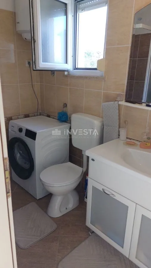 dvojna kuća sa dva stana i pogledom na more - slika 35
