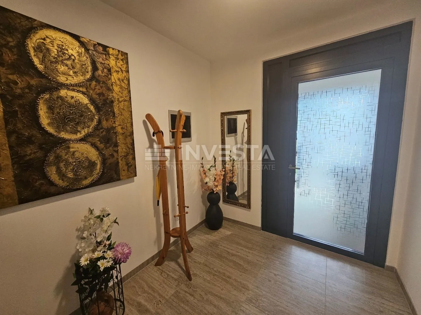 pula centar, kompletno namještena nova kuća sa garažom - slika 4