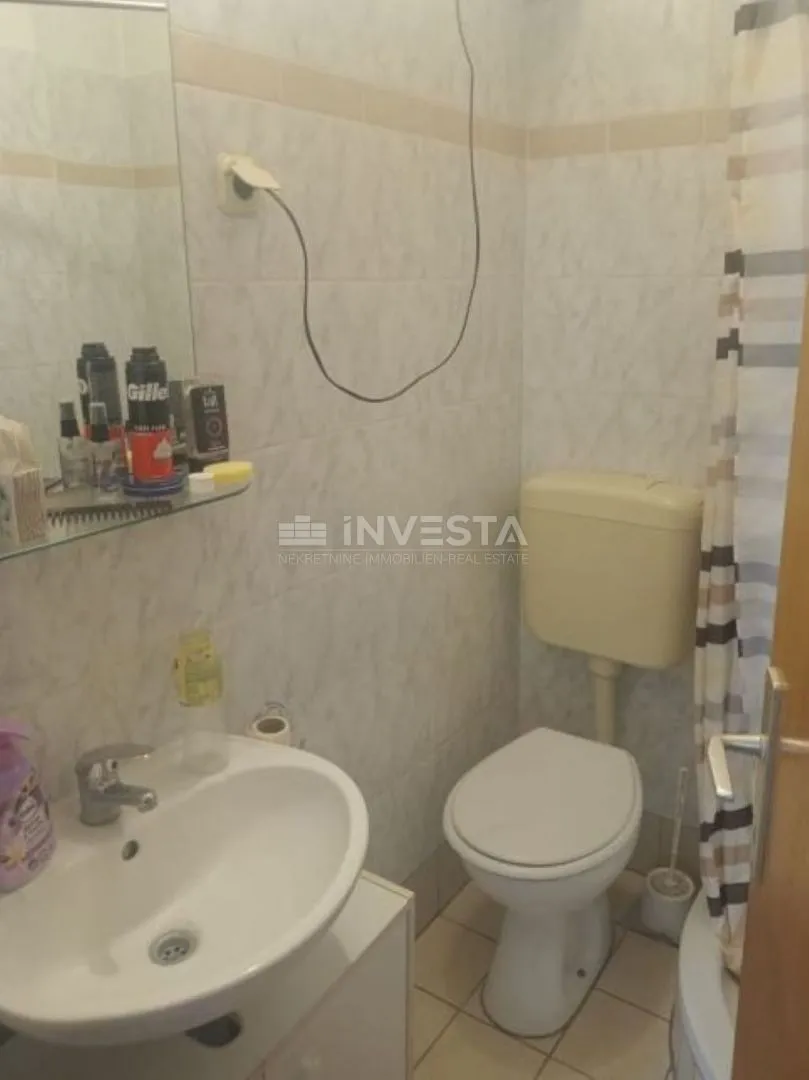 stan sa dva odvojena ulaza i tri stambene jedinice u blizini centra grada - slika 11