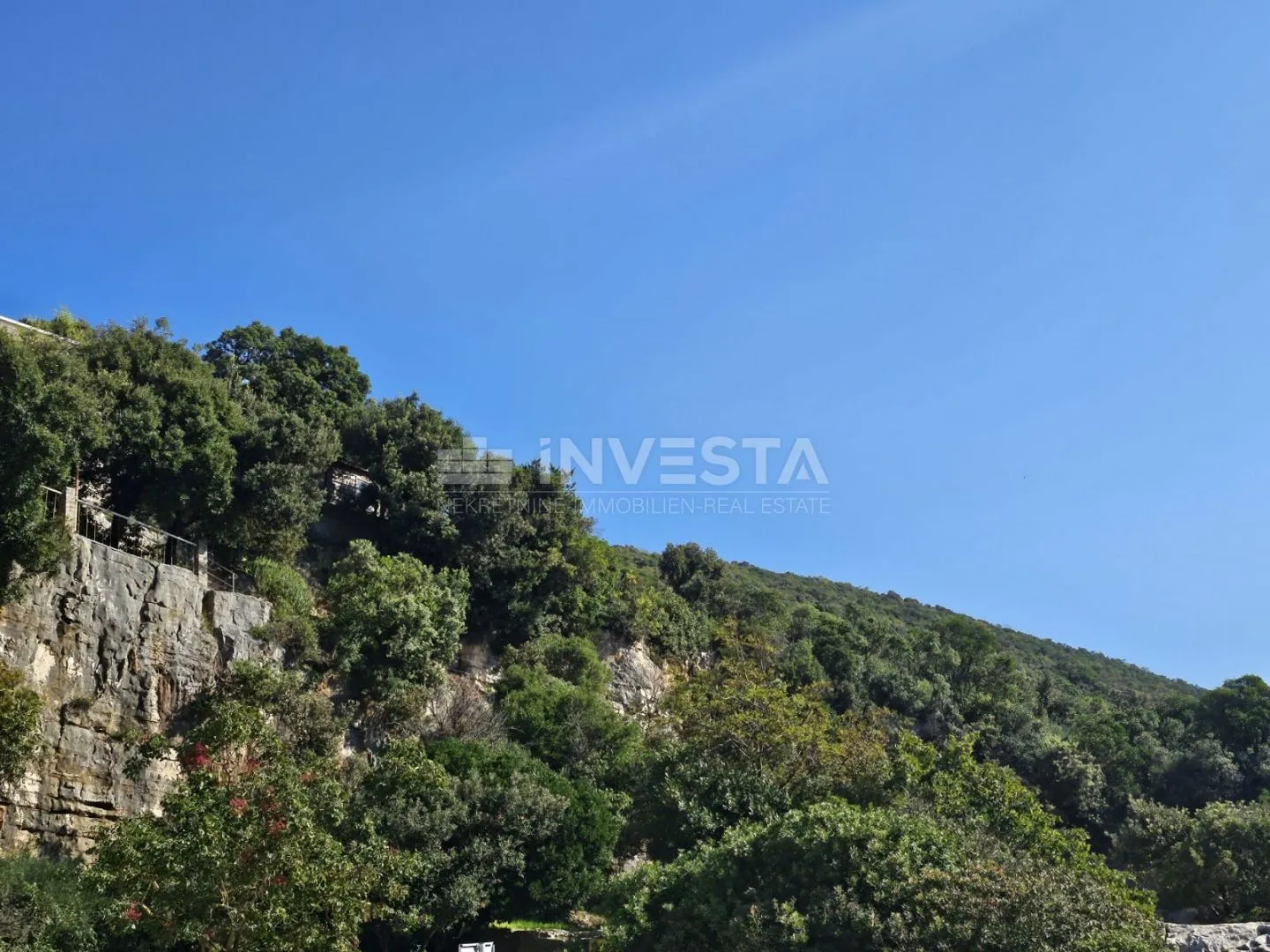 krnički porat, šuma 200m od mora i 40m do urbanizirane zone - slika 7