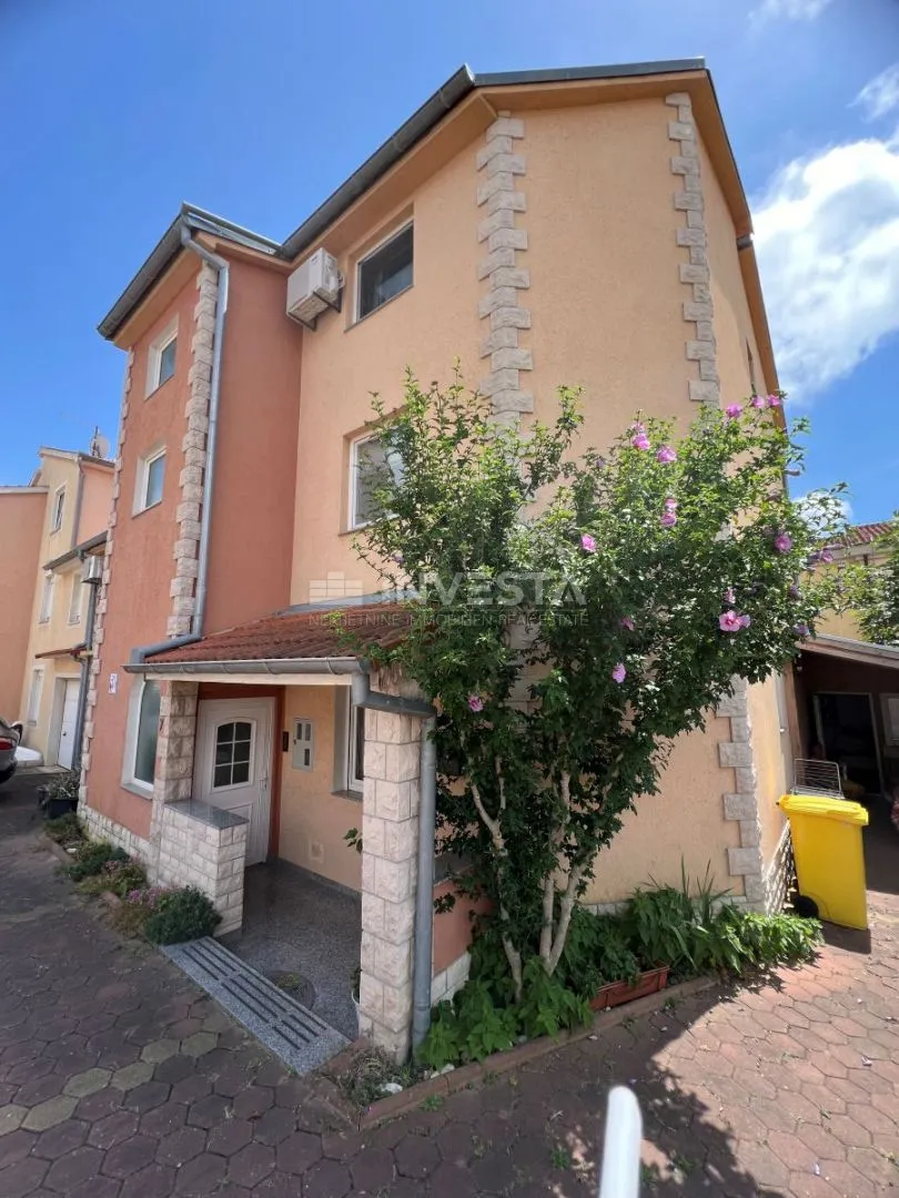 medulin, kuća s 7 apartmana na samo 100 m od mora - slika 2