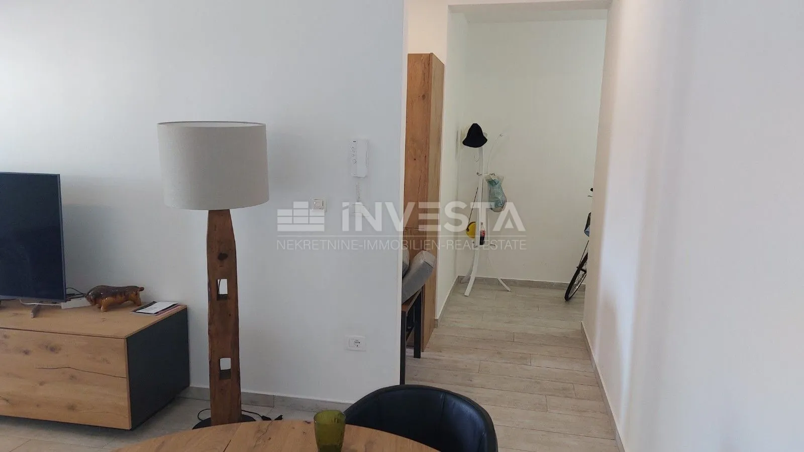 predivan stan u centru umaga 150 m od mora - slika 8