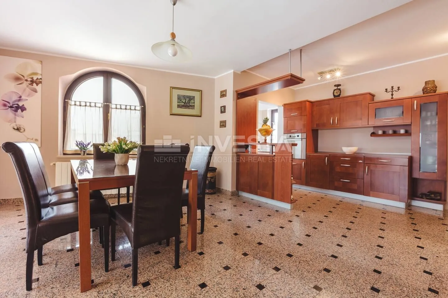 pula, luksuzna obiteljska kuća 347m2 s bazenom - slika 13