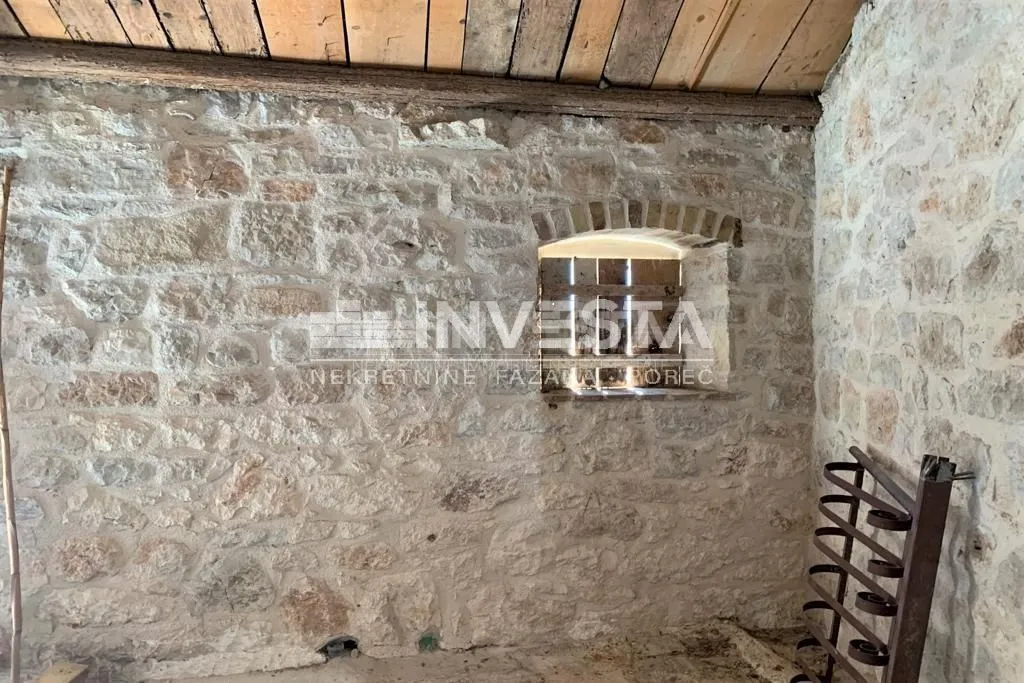 vrsar okolica, kamena istarska kuća s dvorištem i garažom - slika 15