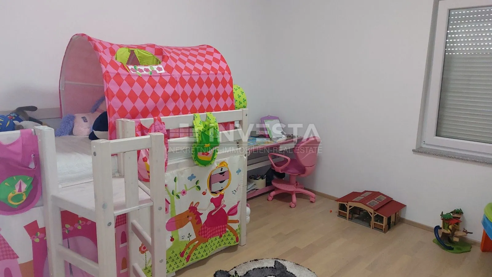 predivan stan u centru umaga 150 m od mora - slika 23