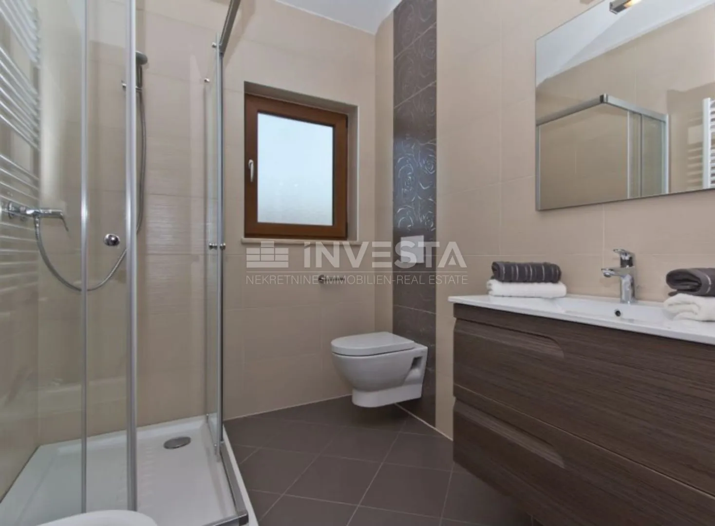 vodnjan, moderna vila s bazenom, 4 spavaće sobe - hitno! - slika 22