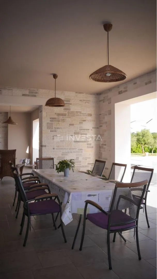 okolica svetvinčenta, luksuzna vila s bazenom i prostranom okućnicom - slika 18