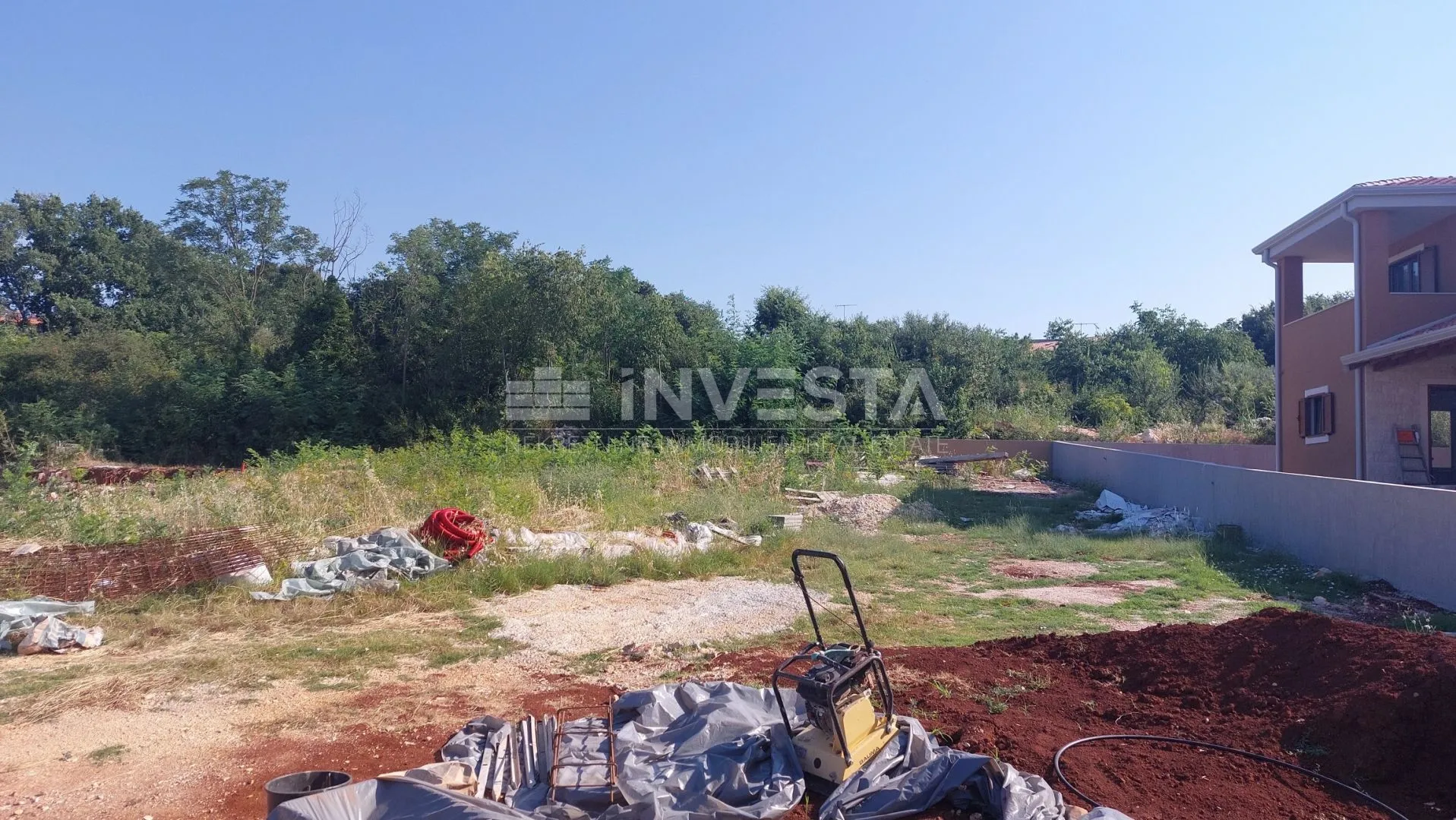 građevinsko zemljište sa pravomoćnom građevinskom dozvolom - slika 3