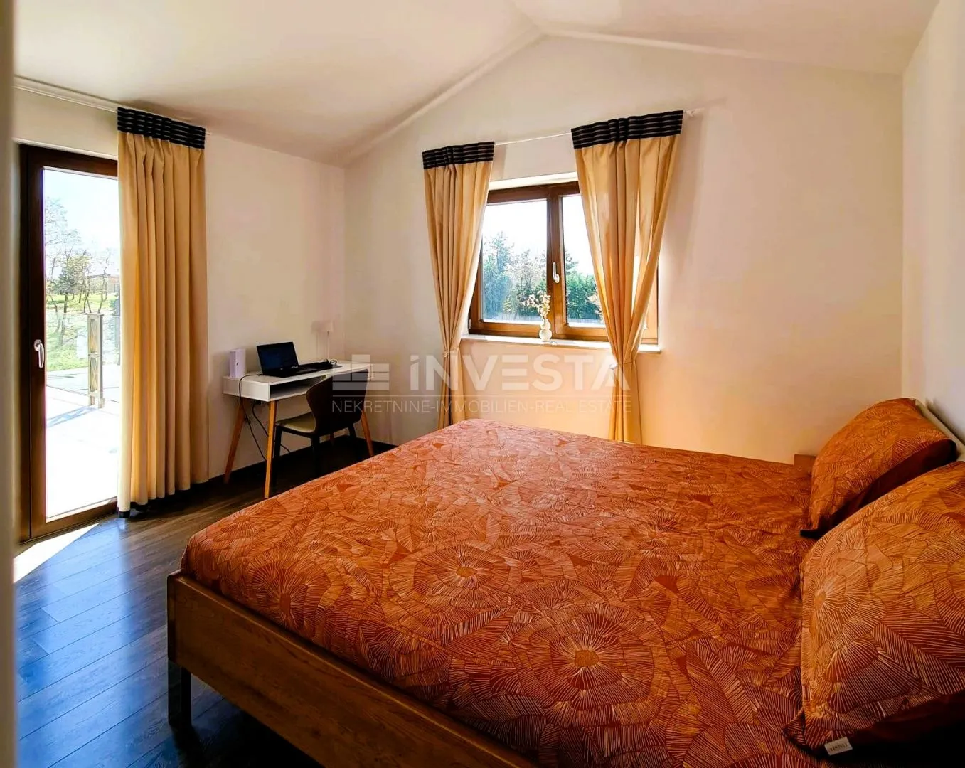 barban, moderna samostojeća vila s bazenom, 1800m2 okućnice - slika 12