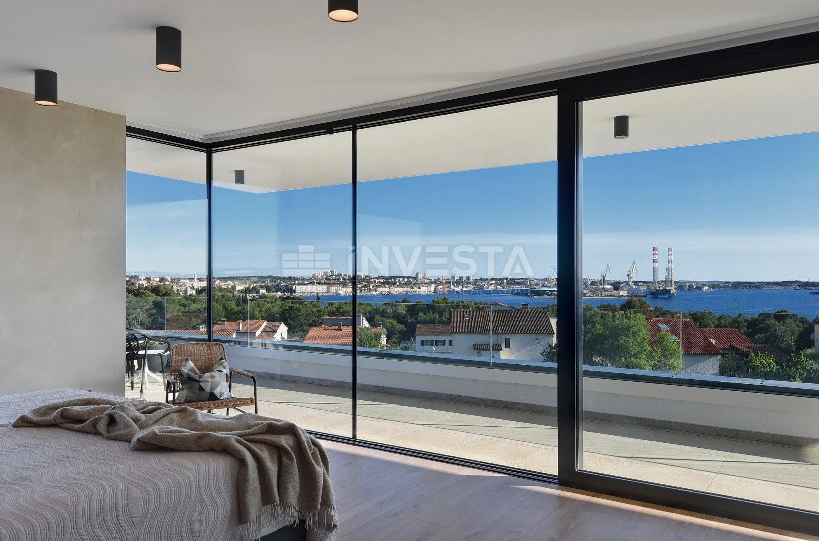 pula, luksuzna vila 420m2 s pogledom na more - slika 16