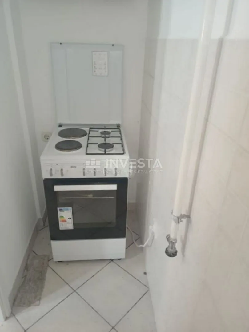 stan sa dva odvojena ulaza i tri stambene jedinice u blizini centra grada - slika 10