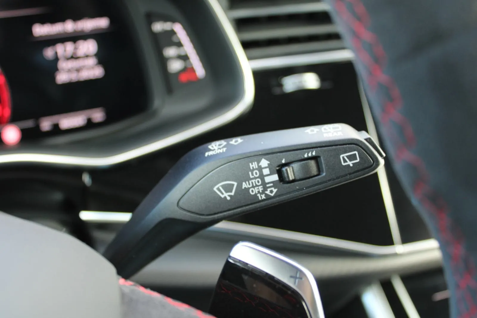 audi rsq8 4.0 tfsi quattro performance - slika 23