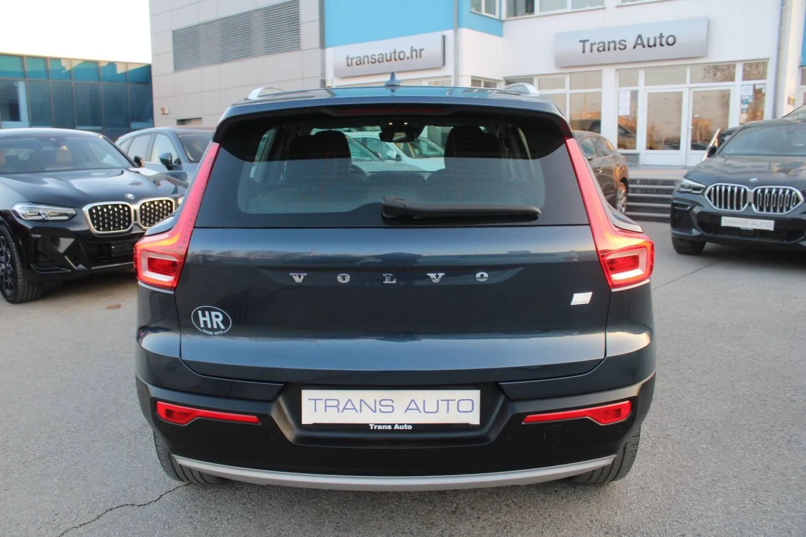 volvo xc40 t5 plug-in hybrid automatik *led, navigacija, kamera* - slika 2
