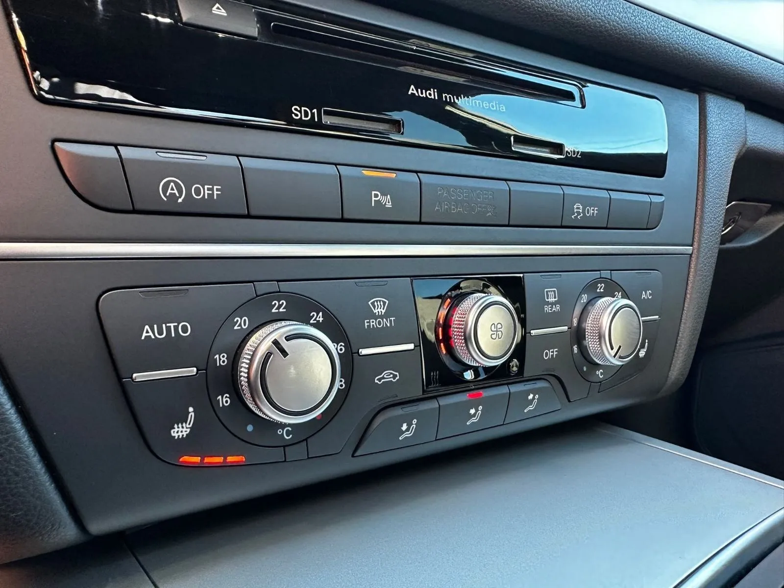 audi a6 2.0 tdi automatik•140kw•quattro•blackoptic•sline - slika 12