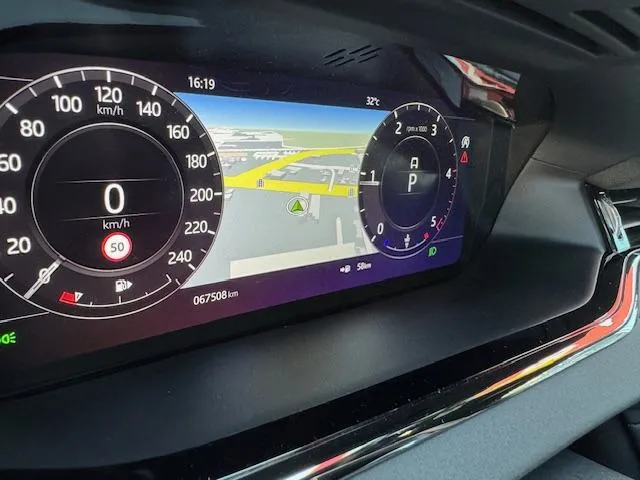 ima sve! range rover evoque r dynamic 180ks 4x4 premium - slika 18