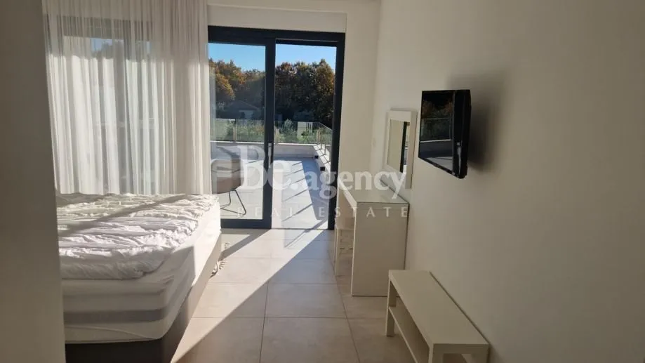 istra, novigrad - luksuzna vila s bazenom 250 m2 (prodaja) - slika 4