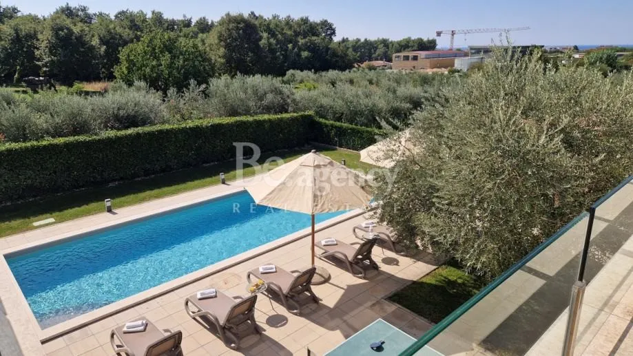 istra, novigrad - luksuzna vila s bazenom 250 m2 (prodaja) - slika 16