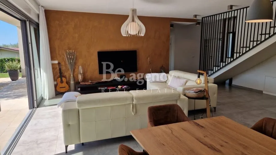istra, novigrad - luksuzna vila s bazenom 250 m2 (prodaja) - slika 25