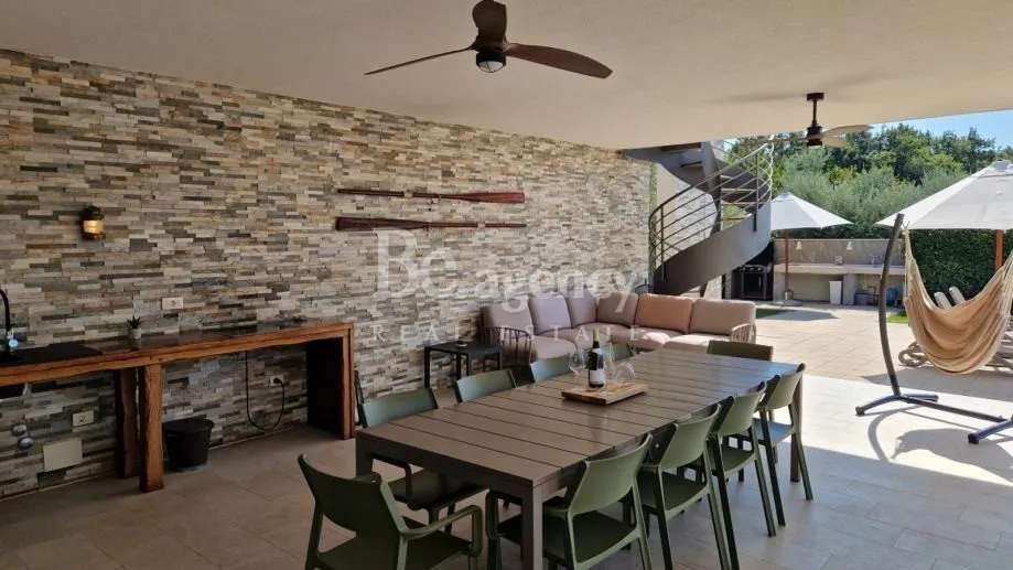 istra, novigrad - luksuzna vila s bazenom 250 m2 (prodaja) - slika 27