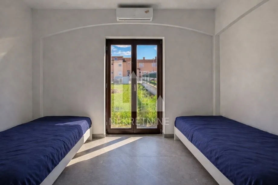 istra, poreč – dvije stambene jedinice, 138,64 m², okućnica ~350 m² - slika 8
