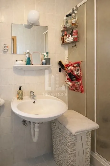 istra, poreč – dvije stambene jedinice, 138,64 m², okućnica ~350 m² - slika 16