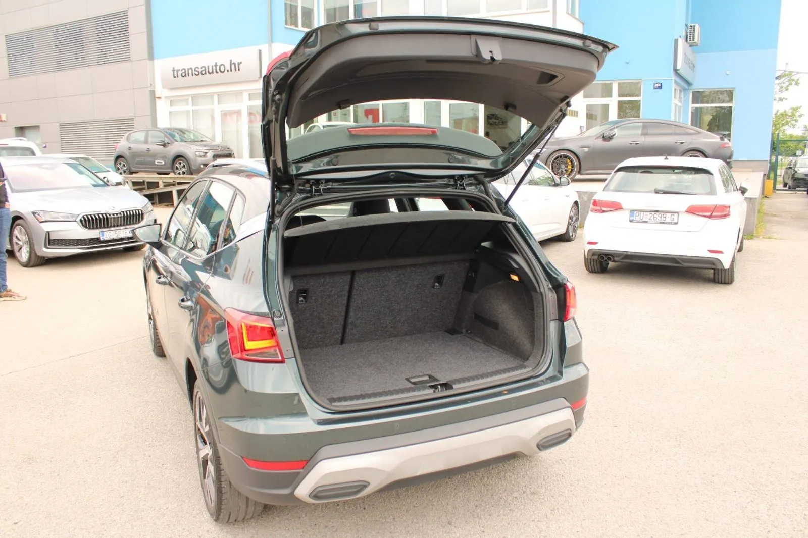 seat arona 1.0 tsi dsg *led, navigacija, kamera* - slika 9