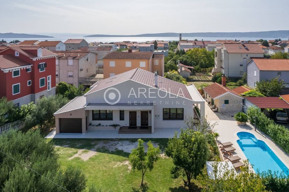 KAŠTEL STARI - Prizemnica s bazenom! Na duži period!!! - Kaštel Stari, Kaštela