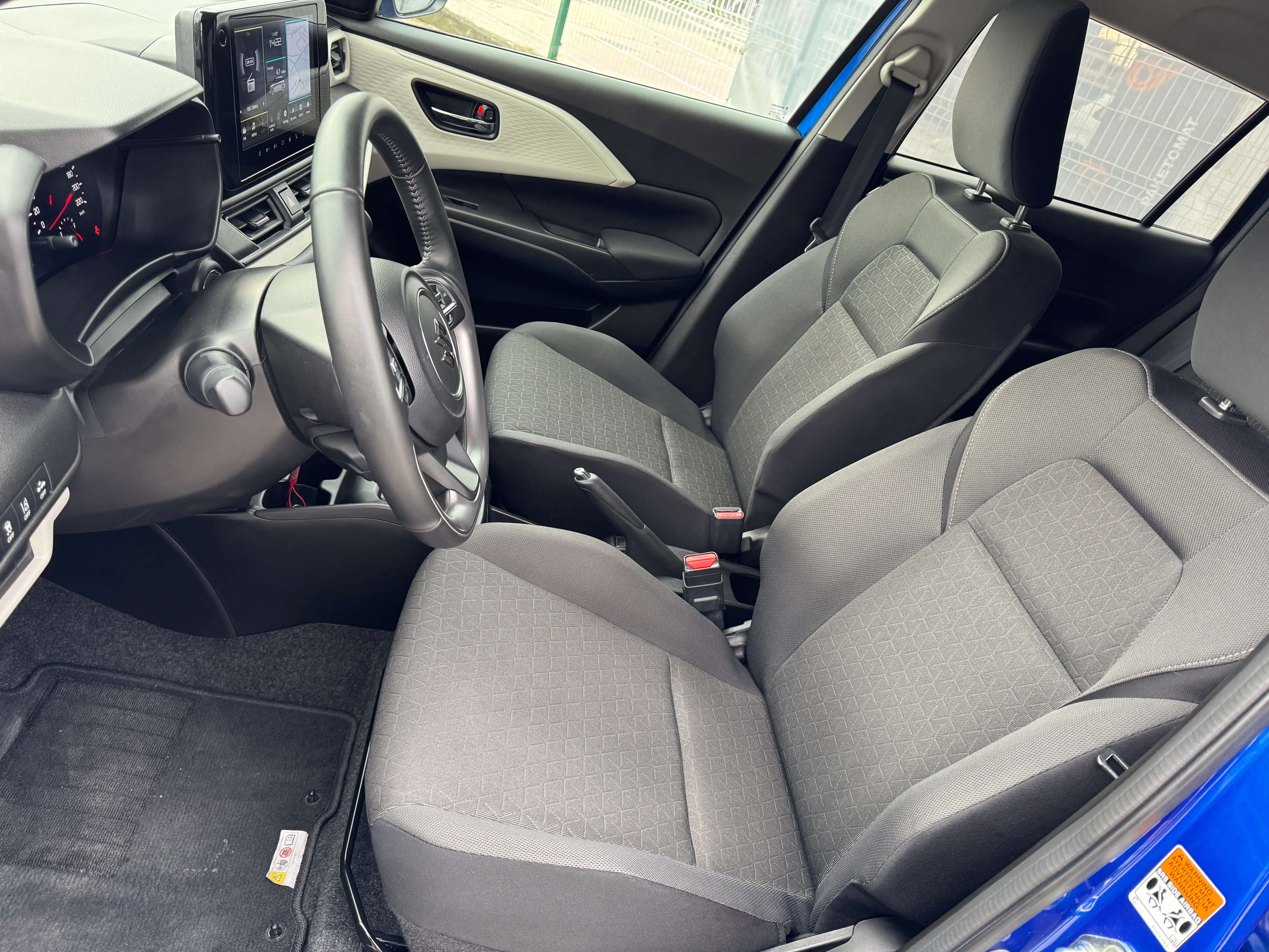 suzuki swift 1,2 gl+ hybrid - slika 7