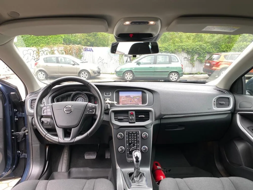 volvo v40 d3 kinetic automatik, navi, tempomat, 4x garancija!!! - slika 17