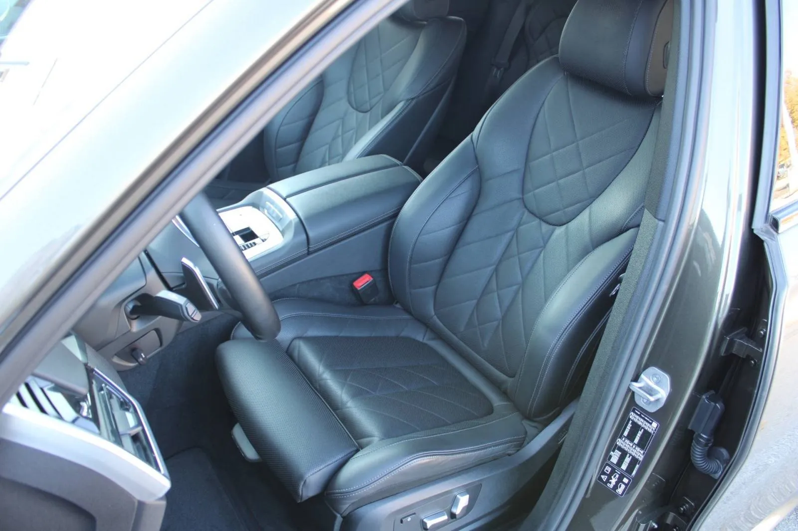 bmw x6 40d xdrive automatik m-paket *panorama, harman kardon, laser* - slika 19