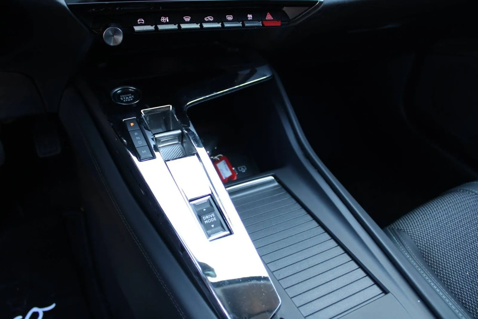 peugeot 308 1.2 puretech automatik allure *led, navigacija, kamera* - slika 18