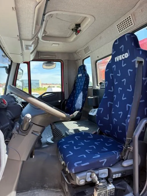 iveco trakker 8x4, 2009 god. - slika 12