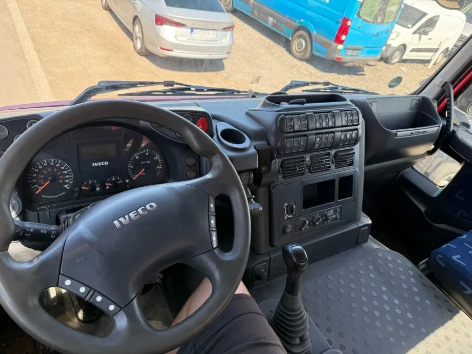 iveco trakker 8x4, 2009 god. - slika 13