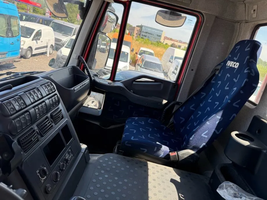 iveco trakker 8x4, 2009 god. - slika 14