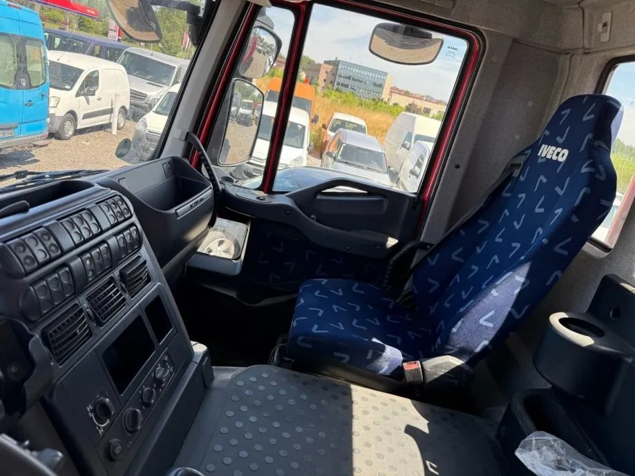 iveco trakker 8x4, 2009 god. - slika 13