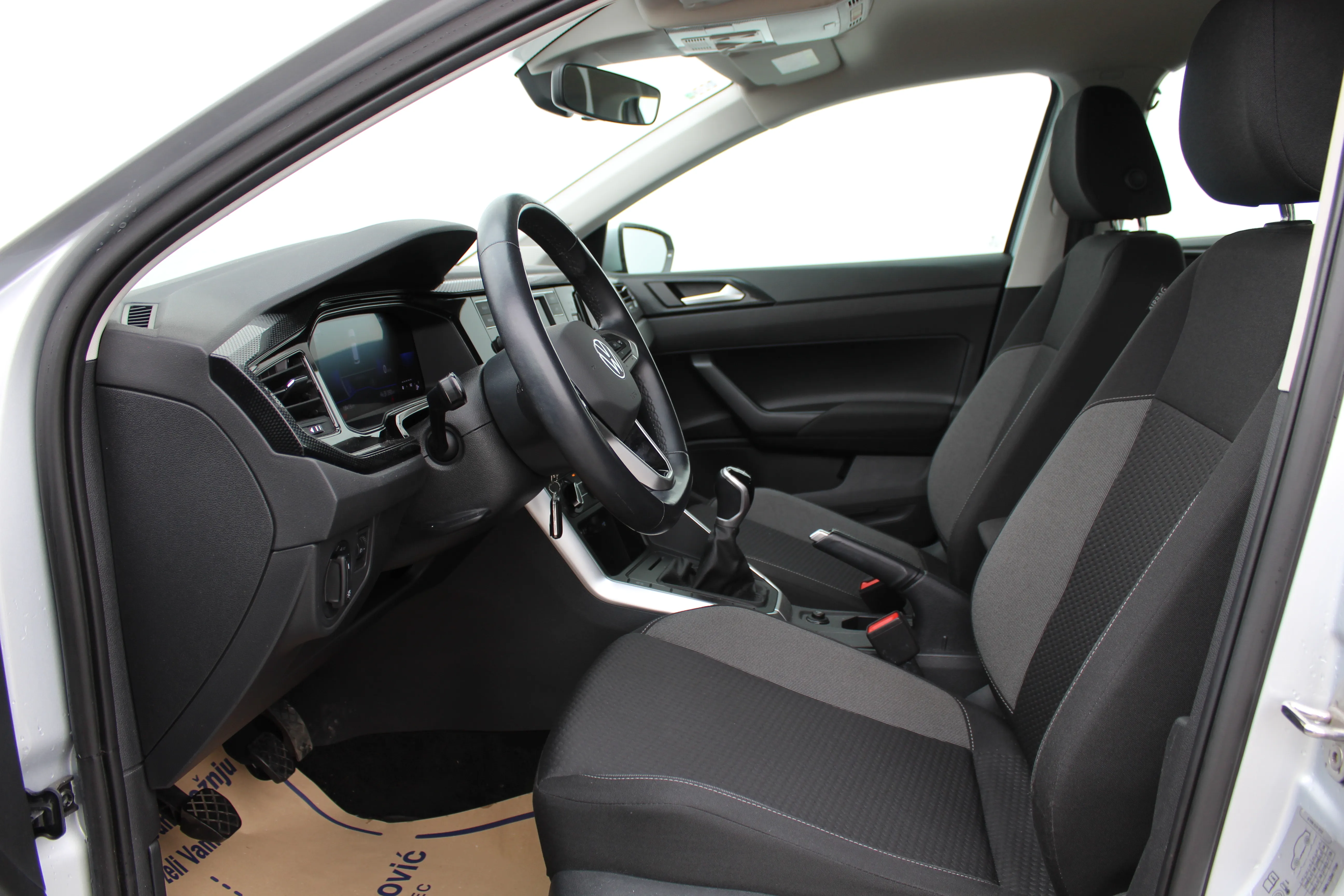 volkswagen polo 1.0 tsi life - slika 8