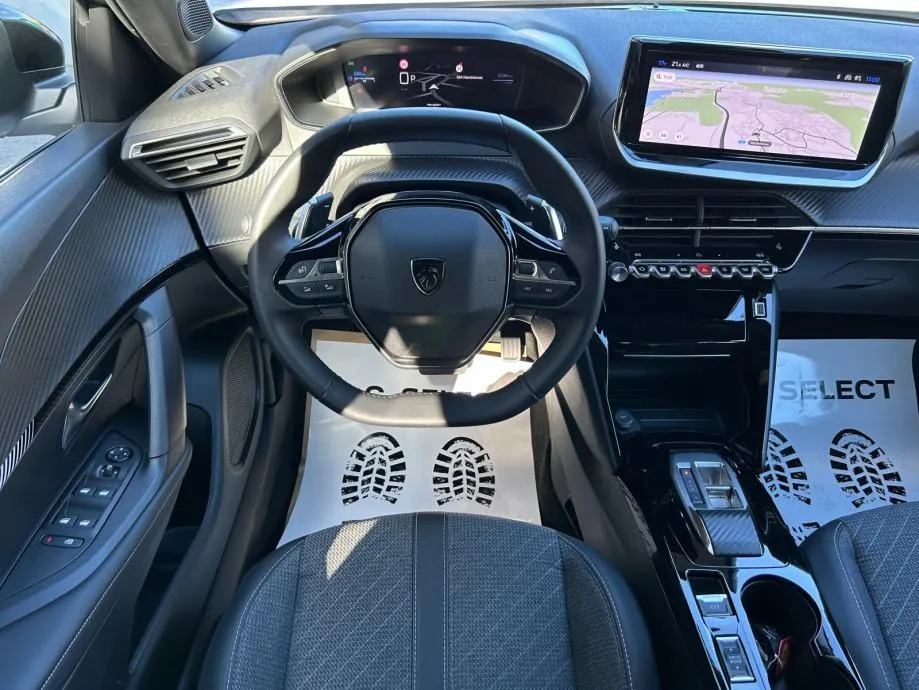 peugeot 2008 hybrid 136 - 2025 - 12.000km gratis zimske gume + reg !!! - slika 11