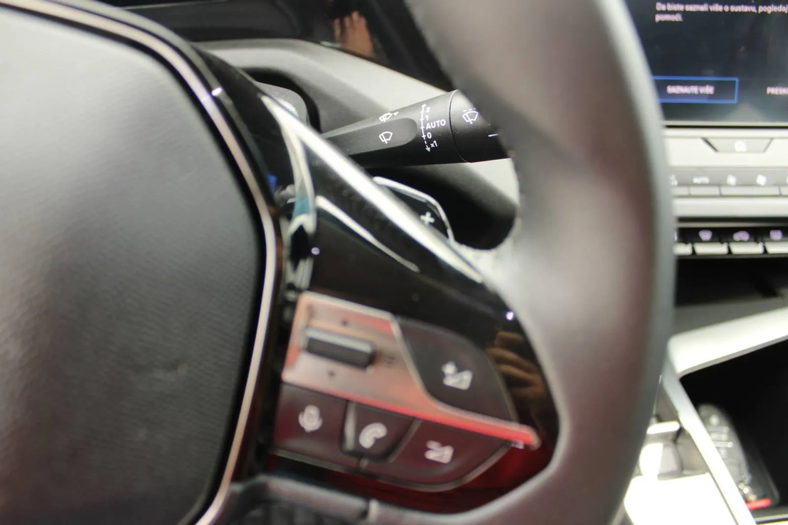 peugeot 308 1.6 plug-in hybrid 180 automatik *led, navigacija* - slika 8