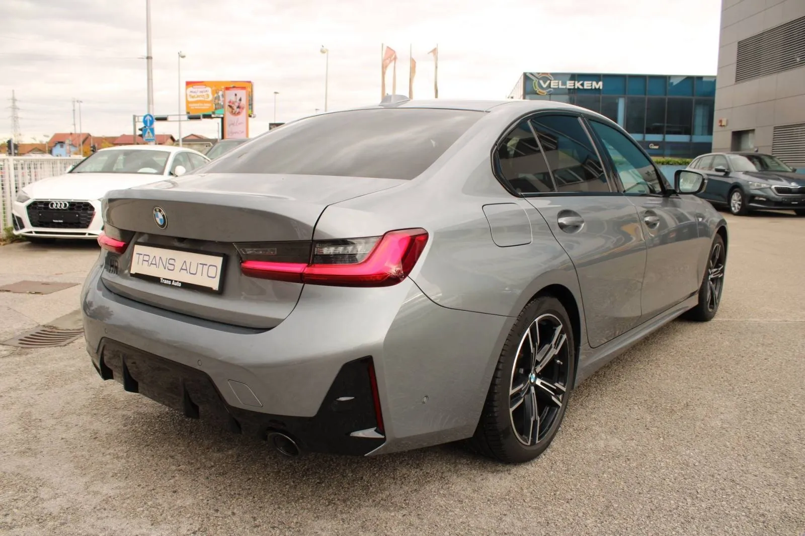 bmw serija 3 320d xdrive automatik m-paket *led, head-up, kamera, navi - slika 5