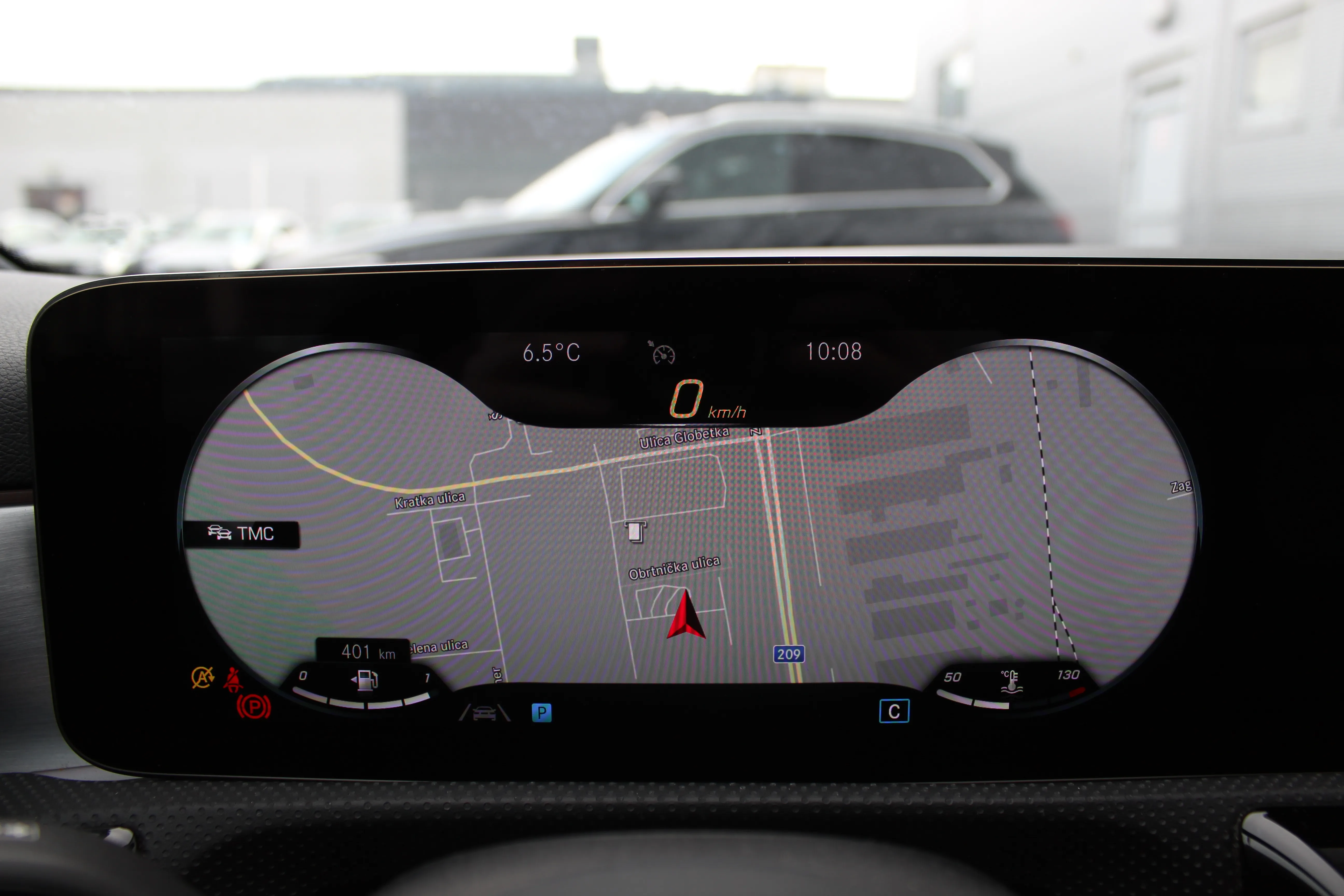 13073 mercedes-benz a limuzina 180 amg line - slika 15