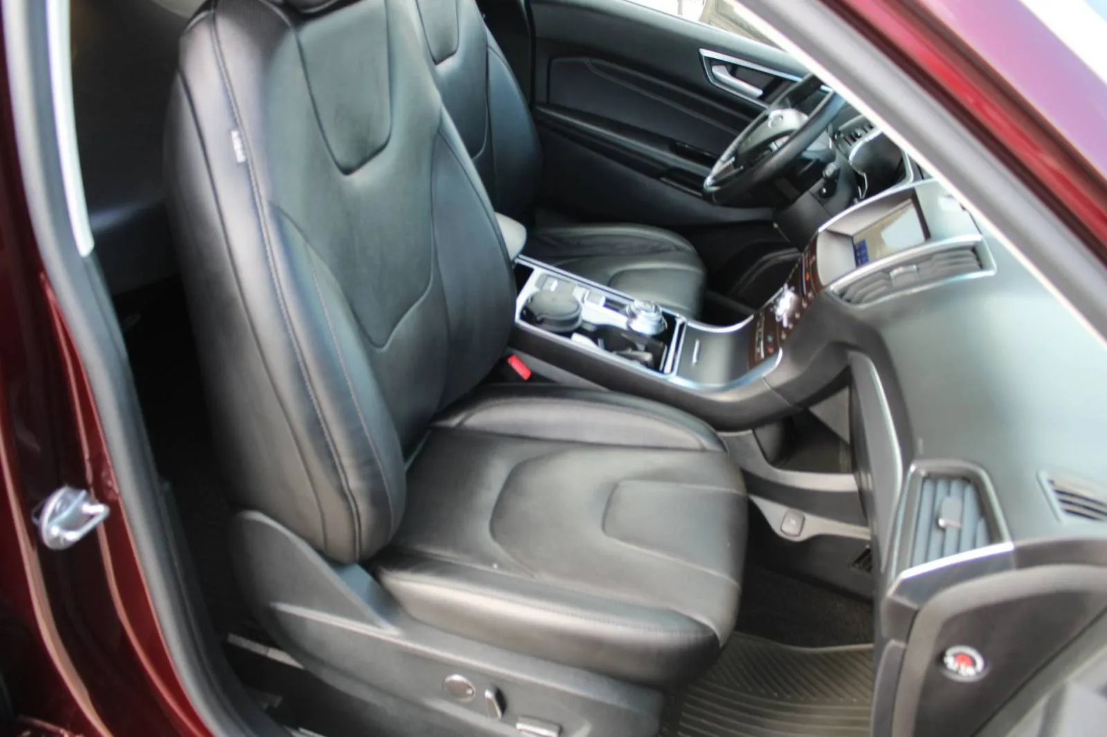 ford edge 2.0 tdci automatik titanium *navigacija, kamera* - slika 11