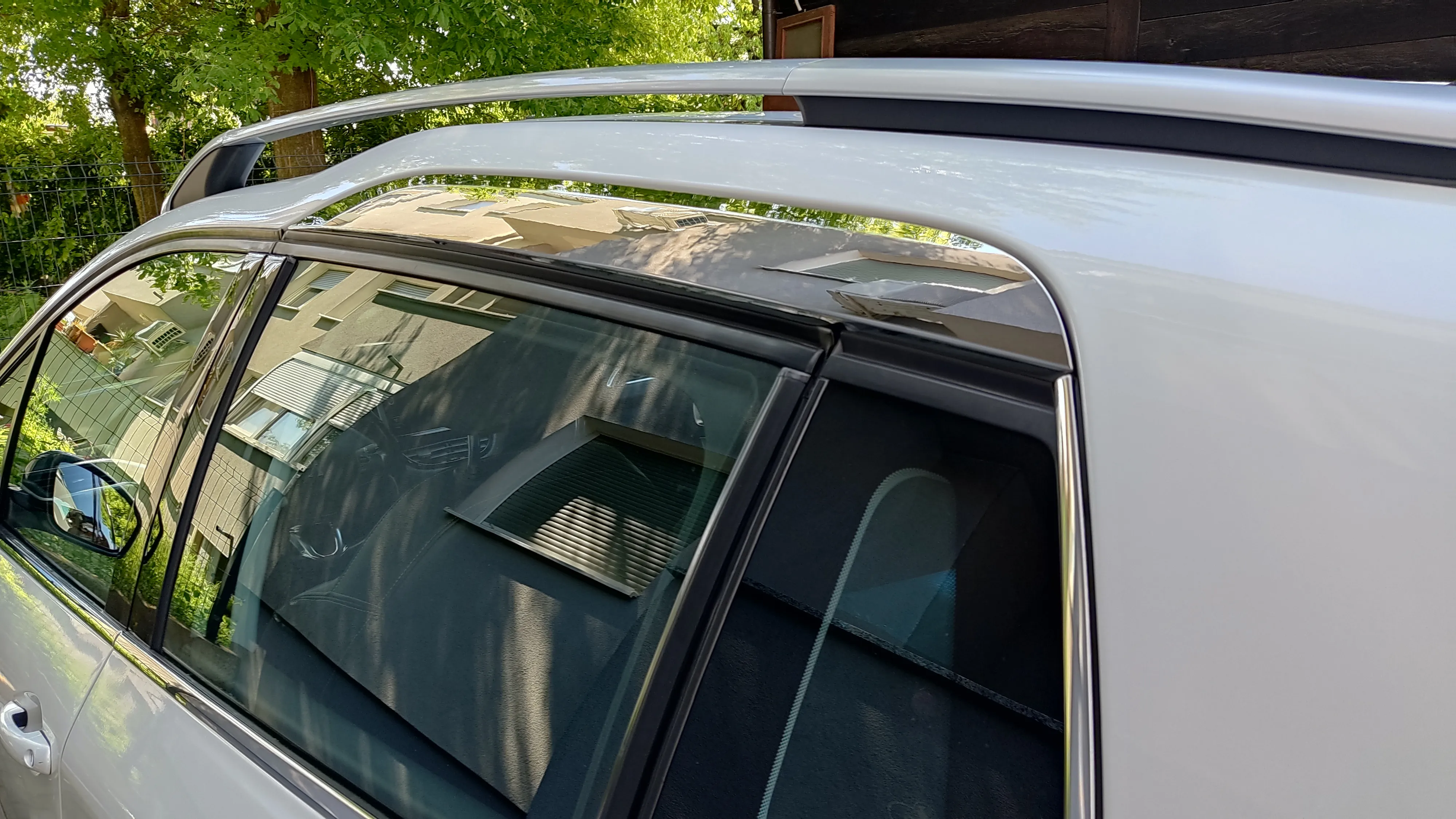 peugeot 2008 1,2 allure - slika 18