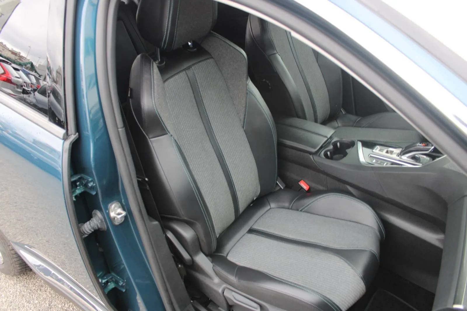 peugeot 3008 1.5 hdi automatik allure *led, navigacija, kamera* - slika 13