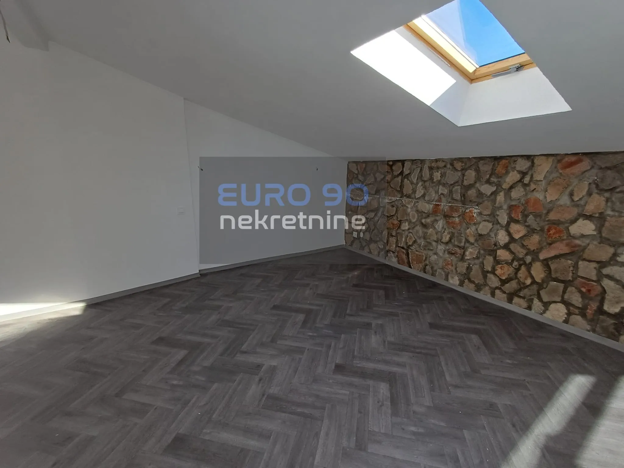 rtina- velika kuća s 12 apartmana, 1.red do mora i prekrasne plaže !! - slika 15