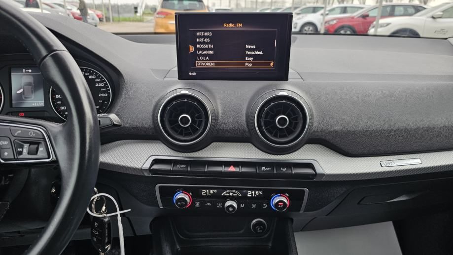 audi q2 1,0 tfsi,climtronic,tempomat,pdc,alu,43000km,hr auto,reg.9/25 - slika 14
