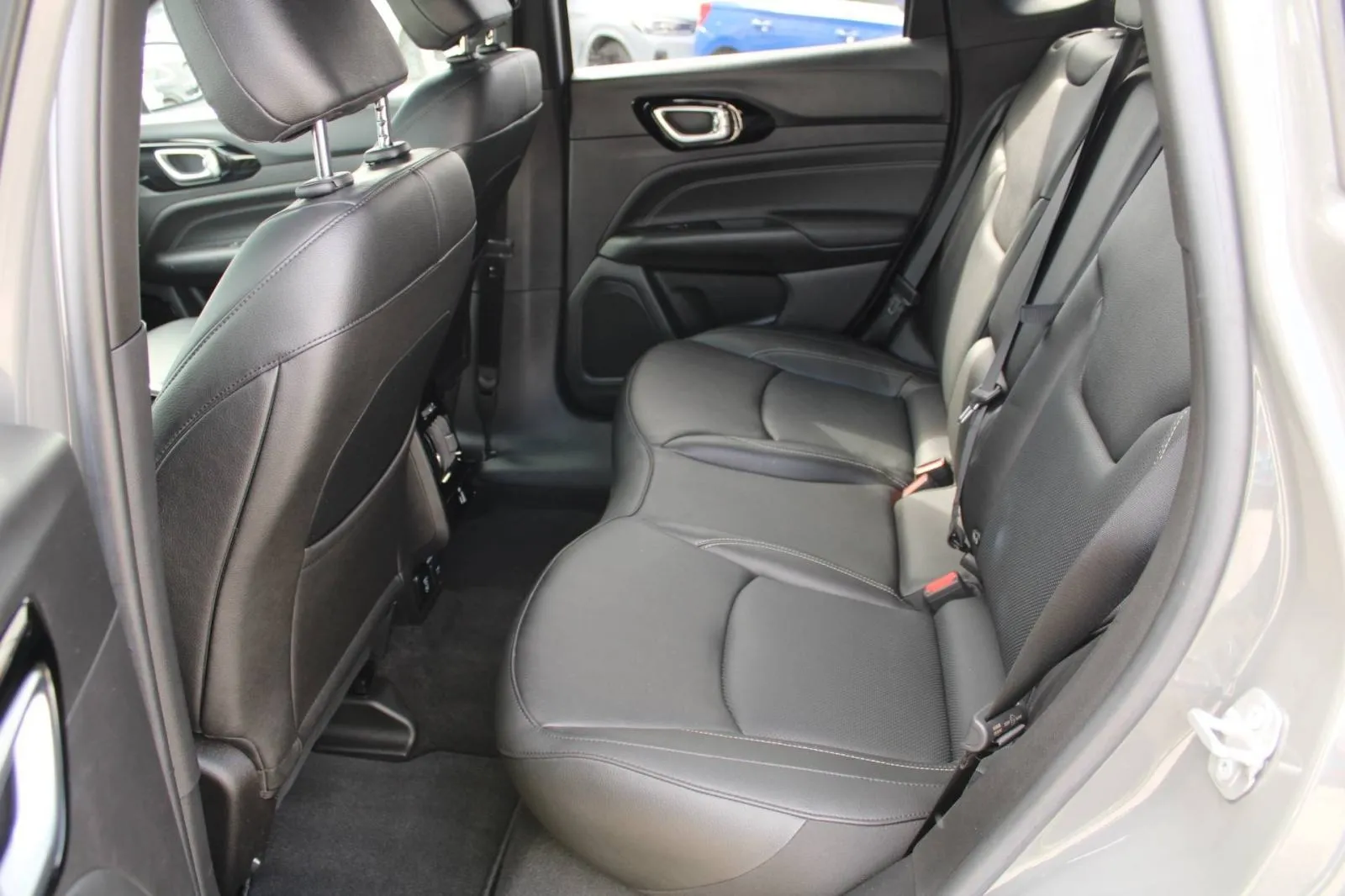 jeep compass t4 s automatik *led, navigacija, kamera* - slika 12